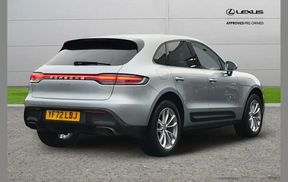 Used Porsche Macan 261 HP (191 kW) 2022 Silver SUV