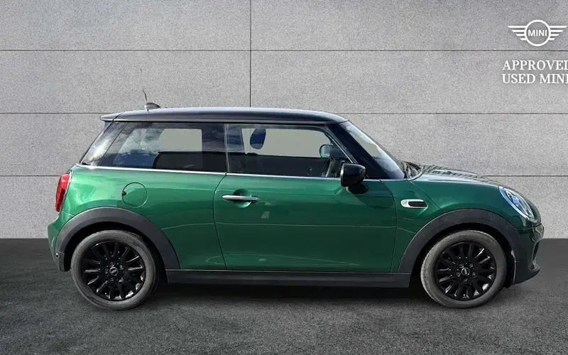 Used Mini Cooper Classic 136 HP (100 kW) 2021 Hatchback