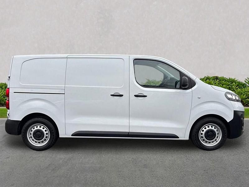 New Vauxhall Vivaro 100 kW (136 HP) 2025 White MPV