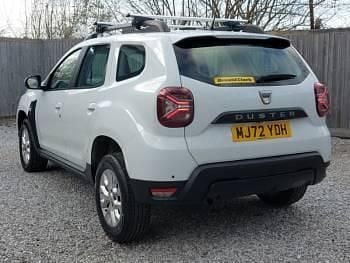 Used Dacia Duster Comfort 90 HP (66 kW) 2022 White SUV