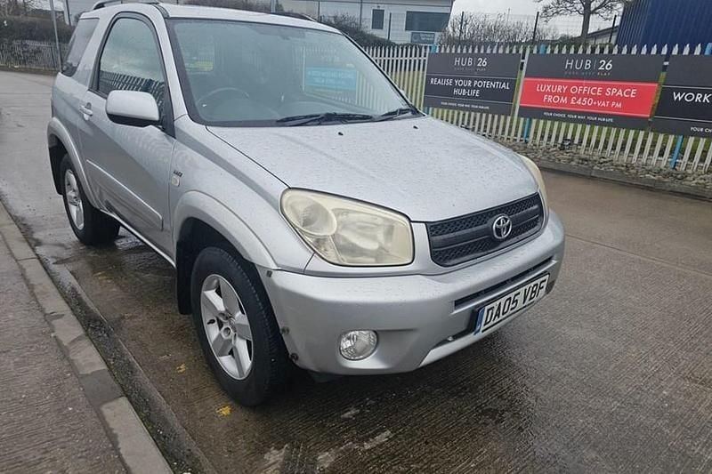 Used Toyota RAV4 147 HP (108 kW) 2005 Silver SUV