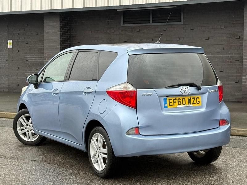 Used Toyota Verso Multidrive S 2011 Blue MPV