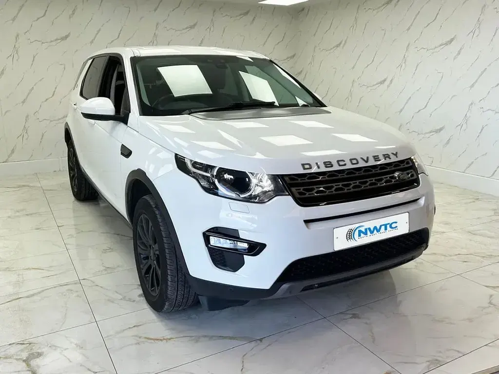 Used Land Rover Discovery 4 SE 2016 White SUV