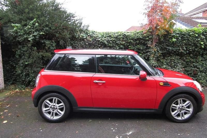 Red Used 2011 Mini Cooper D Hatch Hatchback | £2,299 (Fair price) - Image 1/1
