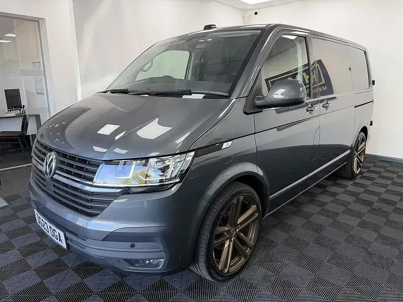 Second-hand VW Transporter Highline 2023 Gri Van