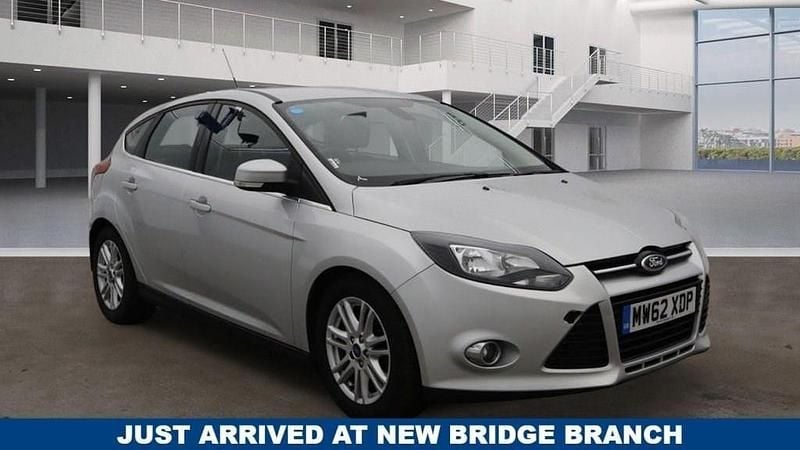 Used Ford Focus Titanium 125 HP (91 kW) 2013 Silver Hatchback