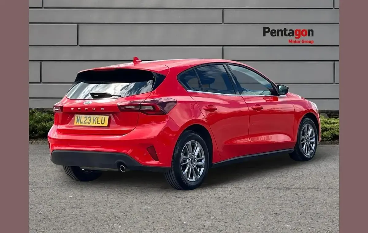 Used Ford Focus Titanium 123 HP (90 kW) 2023 Red Hatchback