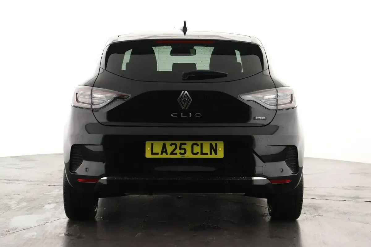 Used Renault Clio V Techno 143 HP (105 kW) 2025 Black  Hatchback
