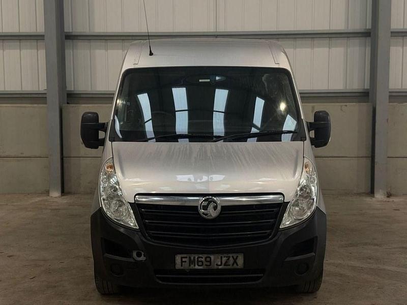 Second-hand Vauxhall Movano 130 CP (95 kW) 2020 Argintiu
