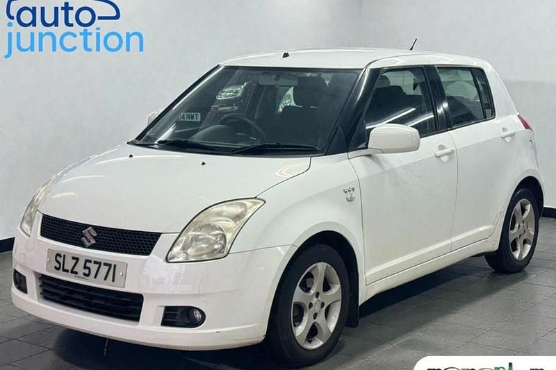 Used Suzuki Swift GLX 2006 White Hatchback