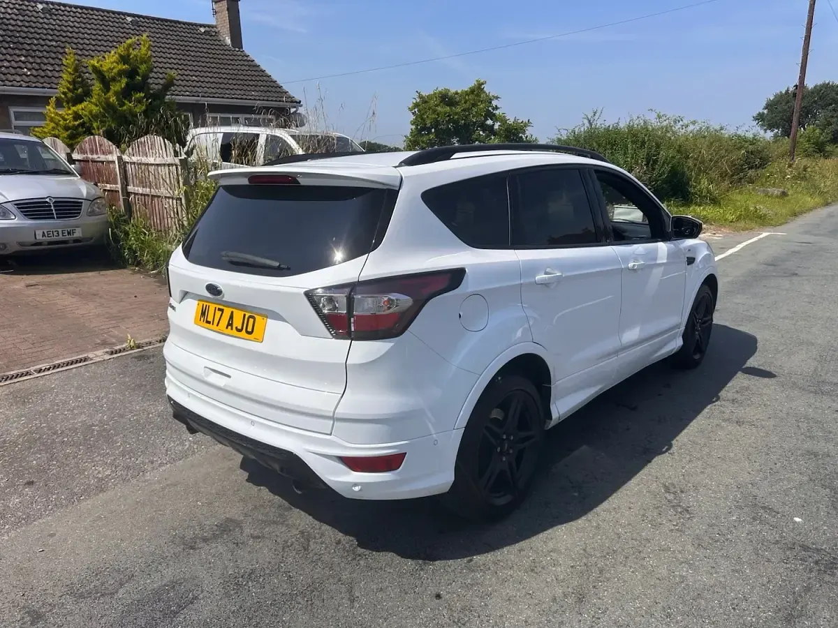 Used Ford Kuga ST-Line 150 HP (110 kW) 2017 White SUV