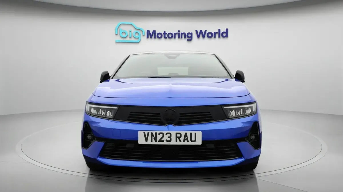 Used Vauxhall Astra S 180 HP (132 kW) 2023 Blue Hatchback
