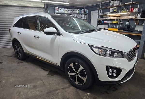 White Used 2017 Kia Sorento SUV | £13,995 (Fair price) - Image 1/2