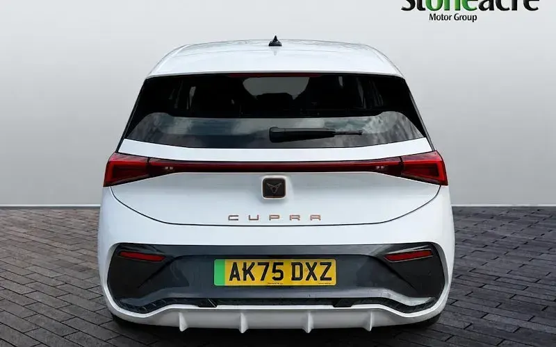 Used Cupra Born e-Boost 169 kW (231 HP) 2025 White Hatchback