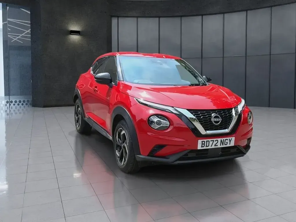 Used Nissan Juke N-Connecta 114 HP (83 kW) 2023 Red SUV