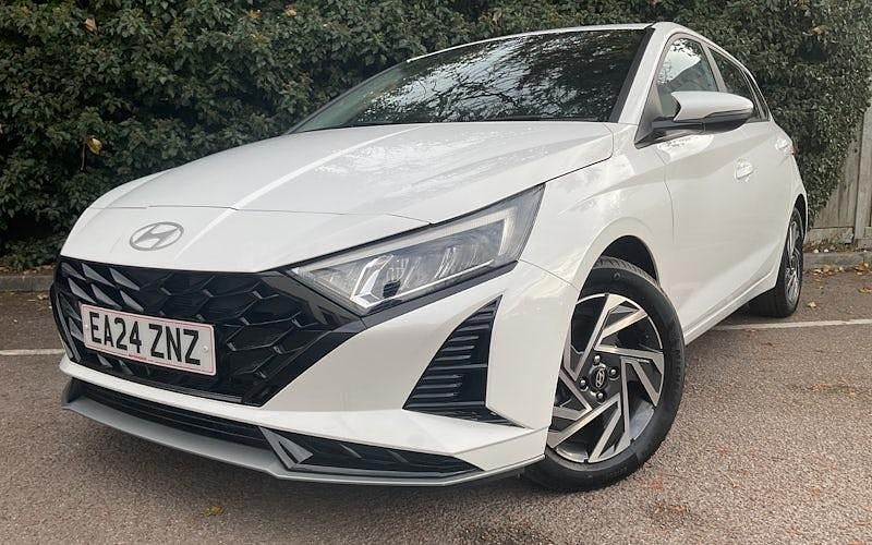 Used Hyundai i20 Advanced 101 HP (74 kW) 2024 Atlas white Hatchback