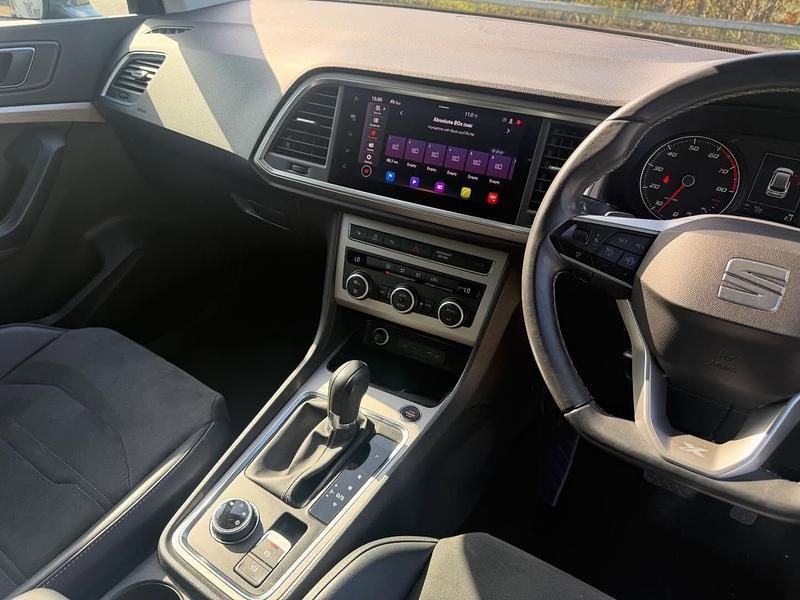 Begagnad Seat Ateca Xperience 150 HK (110 kW) 2021 Grå SUV
