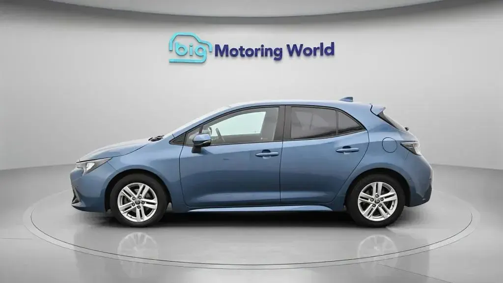 Usado Toyota Corolla 122 CV (89 kW) 2022 Azul Utilitario