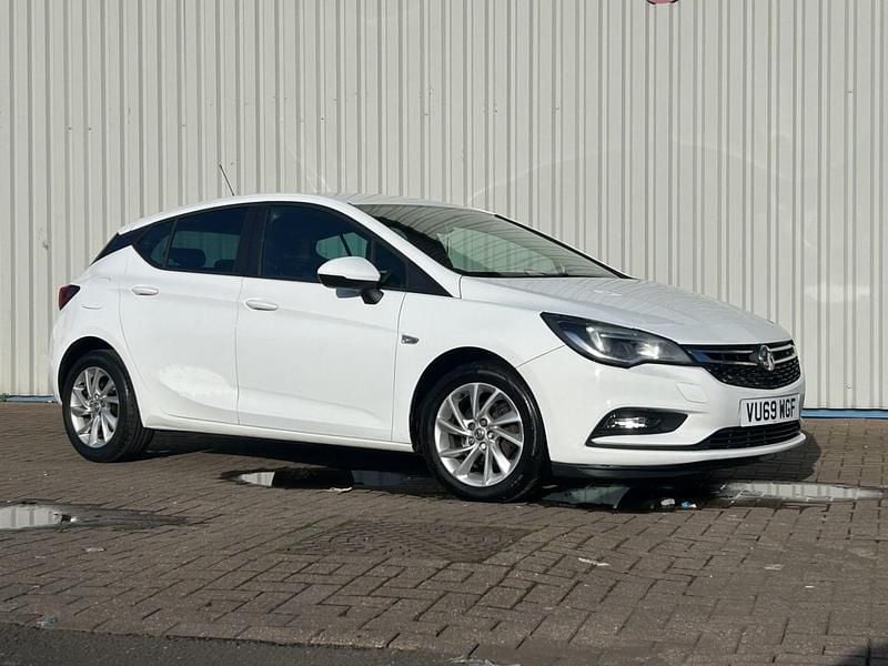 Second-hand Vauxhall Astra Design Edition 103 CP (75 kW) 2019 Alb Hatchback