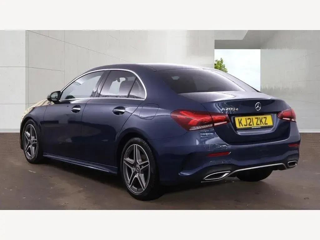 Used Mercedes A200 AMG Line Premium Plus 150 HP (110 kW) 2021 Blue Sedan