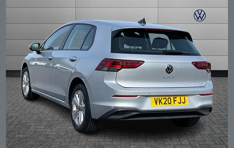 Used VW Golf VIII Life 147 HP (108 kW) 2020 Silver Hatchback