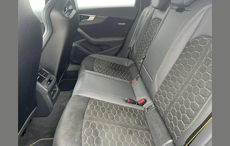 Used Audi RS4 Advanced 464 HP (341 kW) 2025 Black Estate