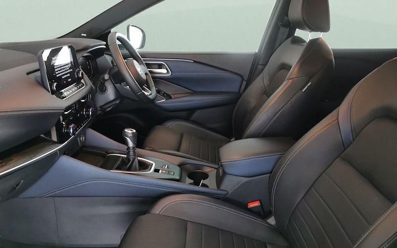 Used Nissan Qashqai Tekna 158 HP (116 kW) 2022 White SUV