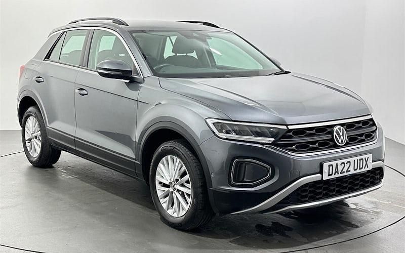Used 2024 VW T-Roc Life SUV | £16,647 (Good price) - Image 1/3