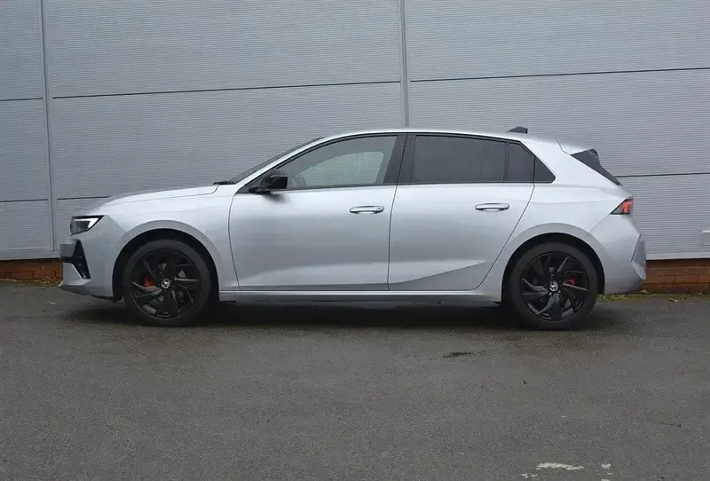 Used Vauxhall Astra S 130 HP (95 kW) 2024 Silver Hatchback