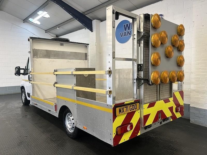 Second-hand Peugeot Boxer S 2022 Alb Van