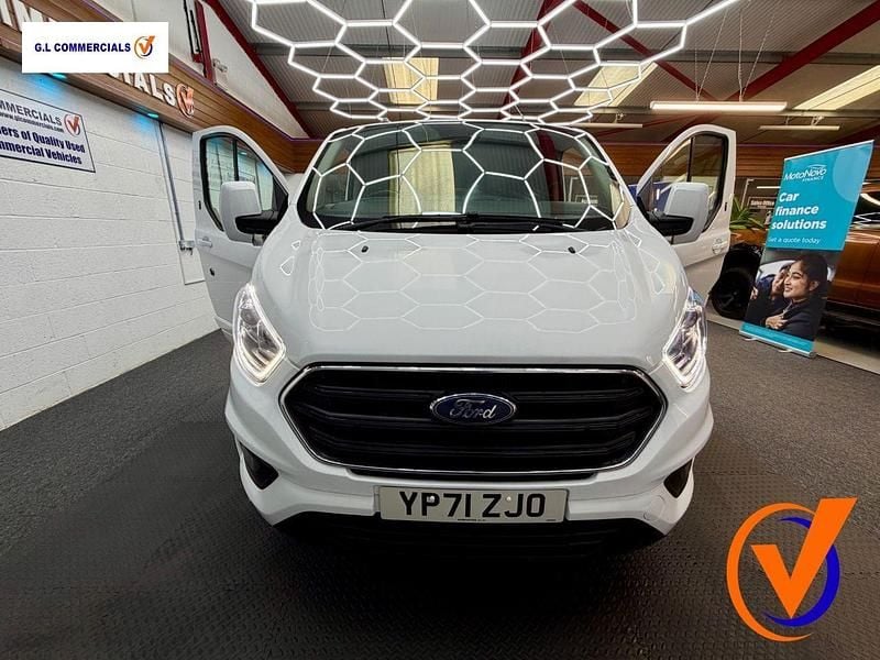 Used Ford Transit Custom Limited 130 HP (95 kW) 2021 White Van