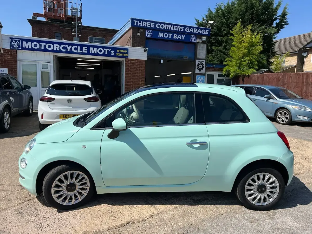 Used Fiat 500 Lounge 69 HP (50 kW) 2018 Green Hatchback