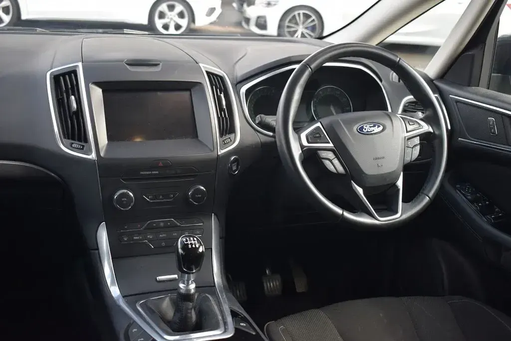 Used Ford S-MAX Titanium 150 HP (110 kW) 2022 Black MPV