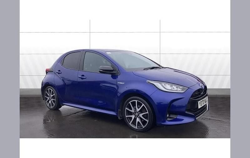 Used Toyota Yaris Hybrid 116 HP (85 kW) 2020 Blue Hatchback