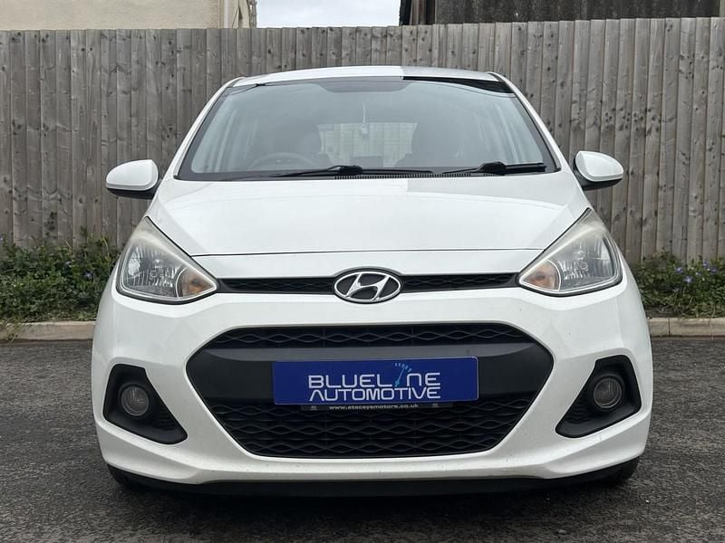Used Hyundai i10 SE 2015 White Hatchback