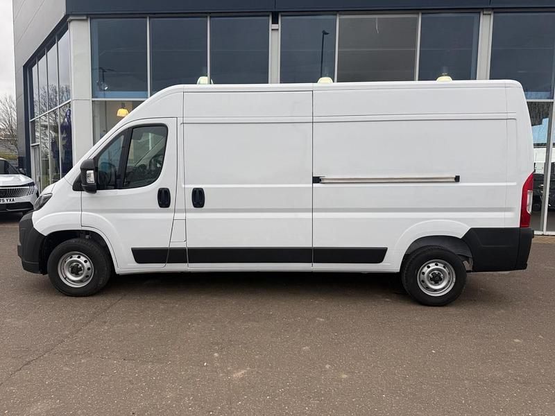 Nouă Peugeot Boxer 138 CP (101 kW) 2026 Alb Van