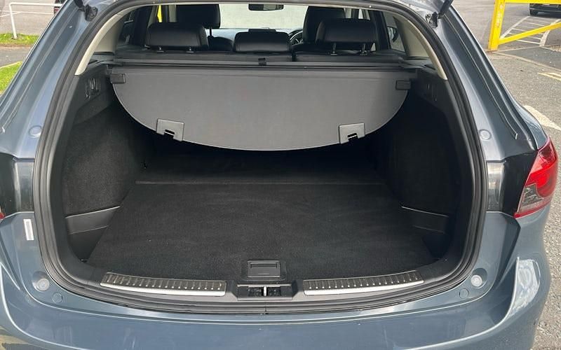 Usado Mazda 6 Inclusive 165 HP (121 kW) 2021 Cinzento Carrinha