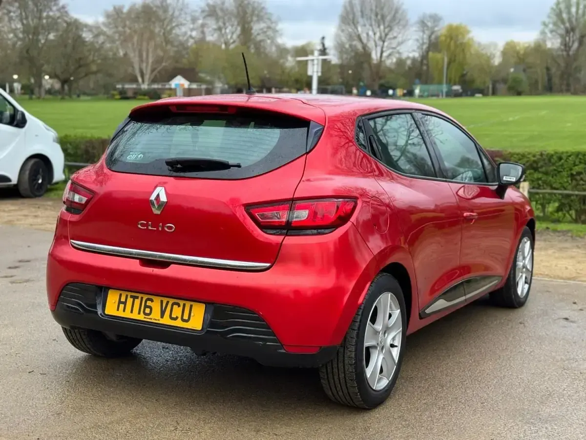 Używany Renault Clio IV Dynamique 75 KM (55 kW) 2016 Czerwony Hatchback