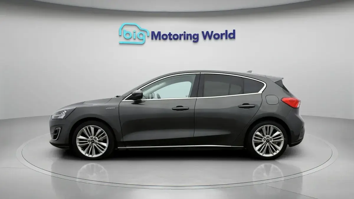 Used Ford Focus Vignale 120 HP (88 kW) 2020 Grey Hatchback