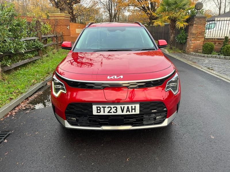 Used Kia Niro 150 kW (204 HP) 2023 Red SUV
