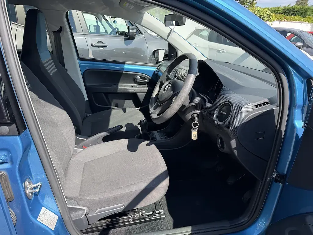 Used VW up! move up! 60 HP (44 kW) 2017 Blue metallic Hatchback
