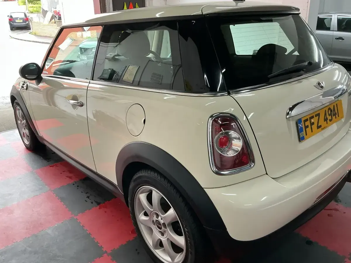 Used Mini One D Hatch 90 HP (66 kW) 2011 White Hatchback