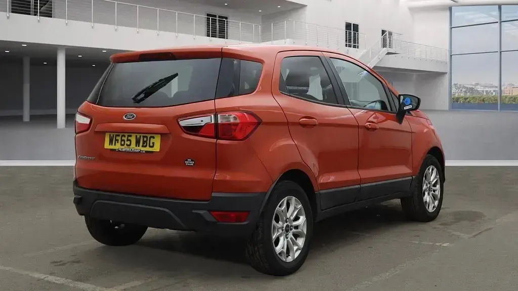 Usado Ford Ecosport Zetec 112 HP (82 kW) 2015 Vermelho SUV