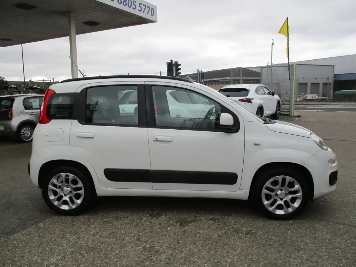 Used Fiat Panda Lounge 69 HP (50 kW) 2015 White Hatchback