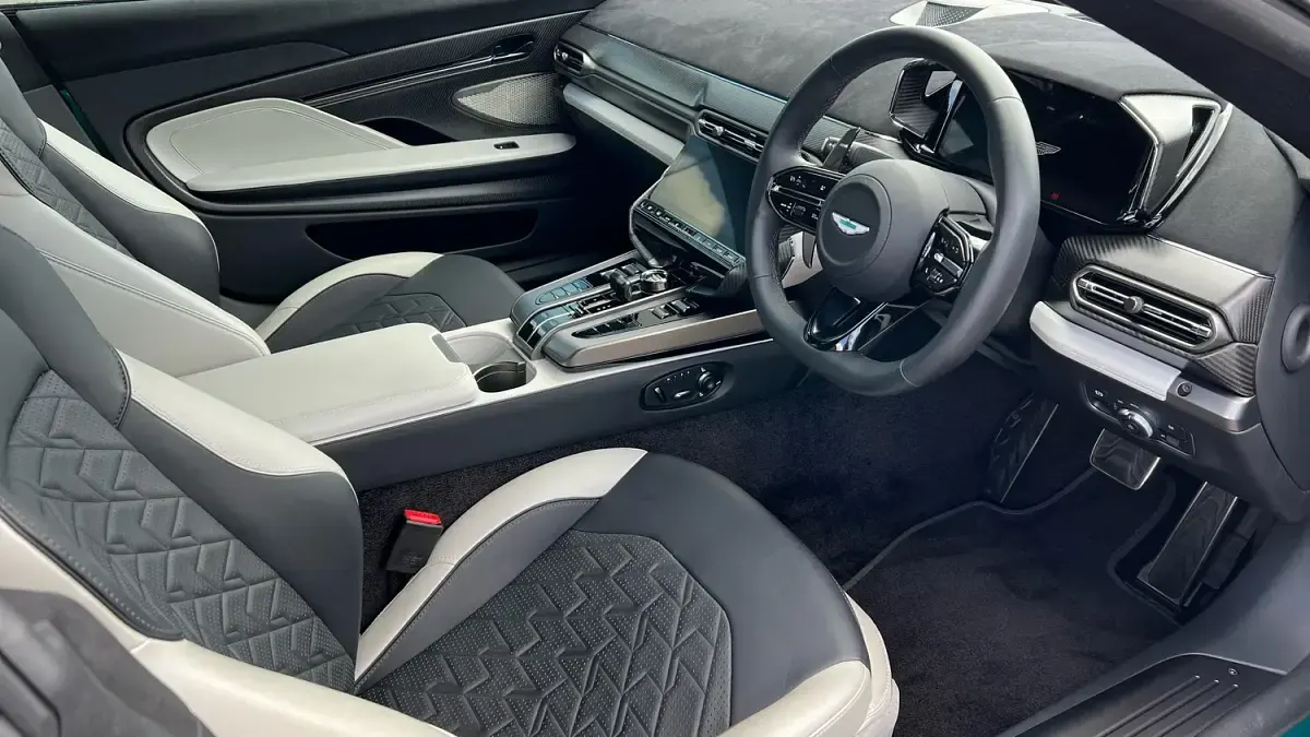 Used Aston Martin Vanquish 835 HP (614 kW) 2025 Green Coupe