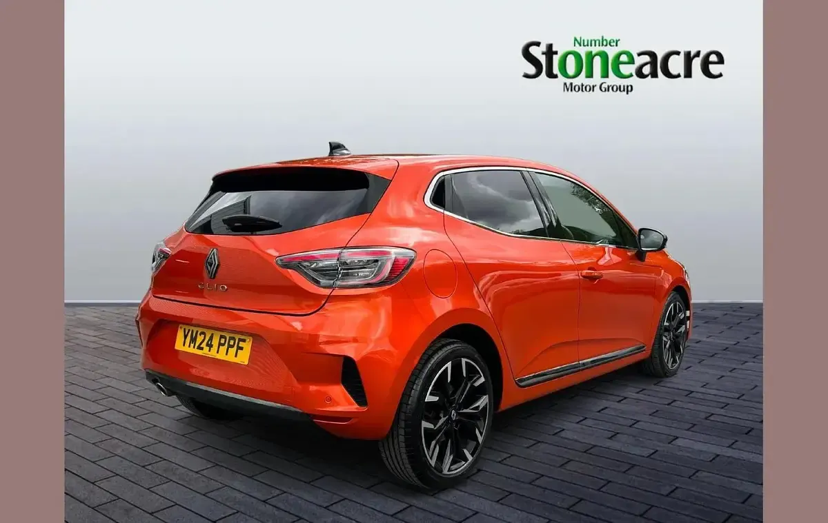 Used Renault Clio Techno 88 HP (64 kW) 2024 Orange Hatchback