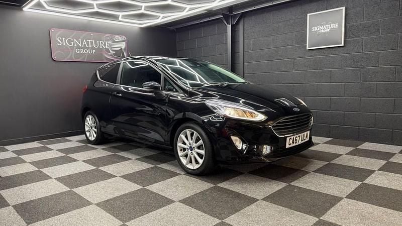 Usado Ford Fiesta Titanium 100 CV (73 kW) 2018 Negro Utilitario