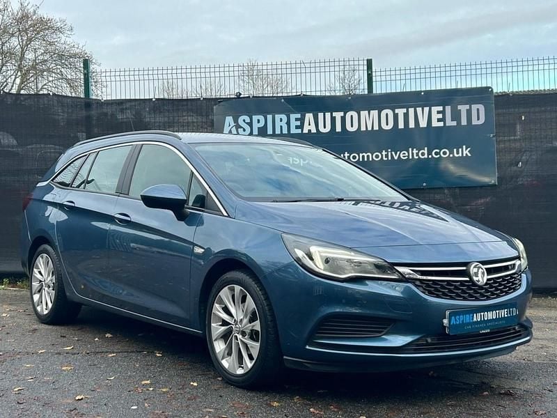 Blue Used 2017 Vauxhall Astra Design Edition Estate | £5,500 (Fair price) - Image 1/4