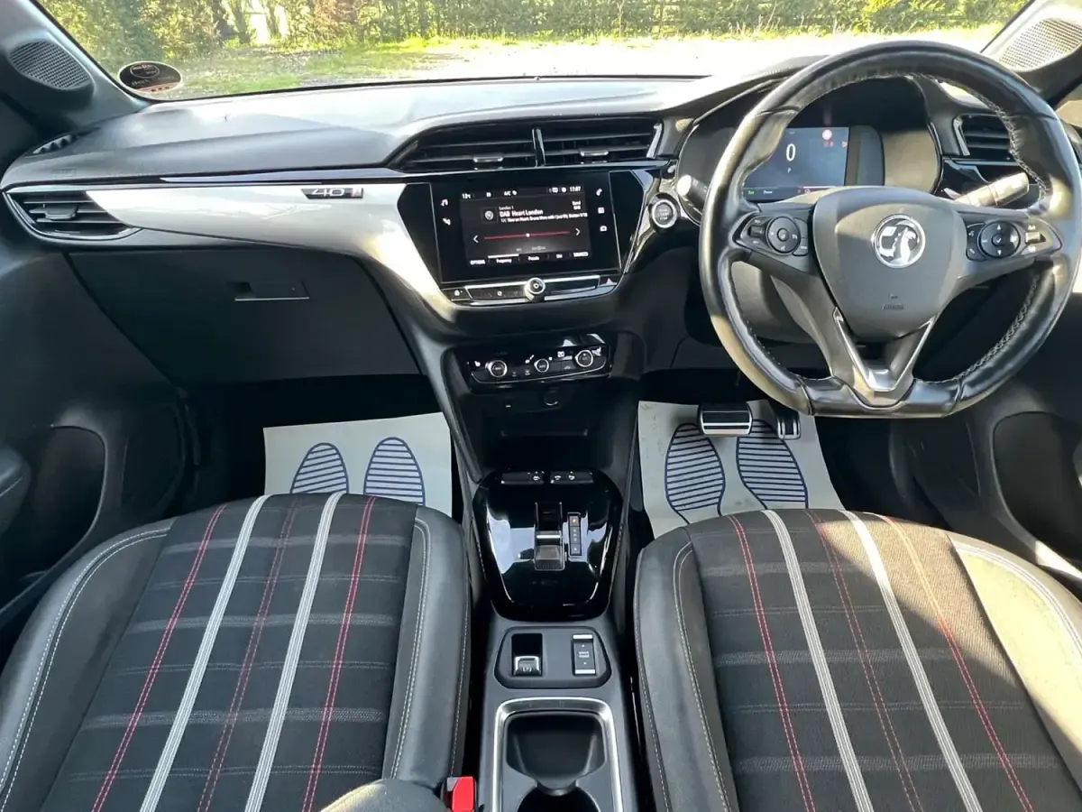 Second-hand Vauxhall Corsa-e Edition 100 kW (136 CP) 2022 Roșu Hatchback