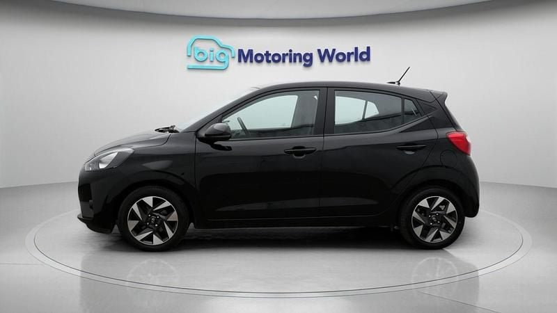 Used Hyundai i10 Advanced 65 HP (47 kW) 2023 Black Hatchback